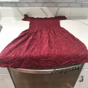 ★Brandy Melville Off-The-Shoulder Dress★